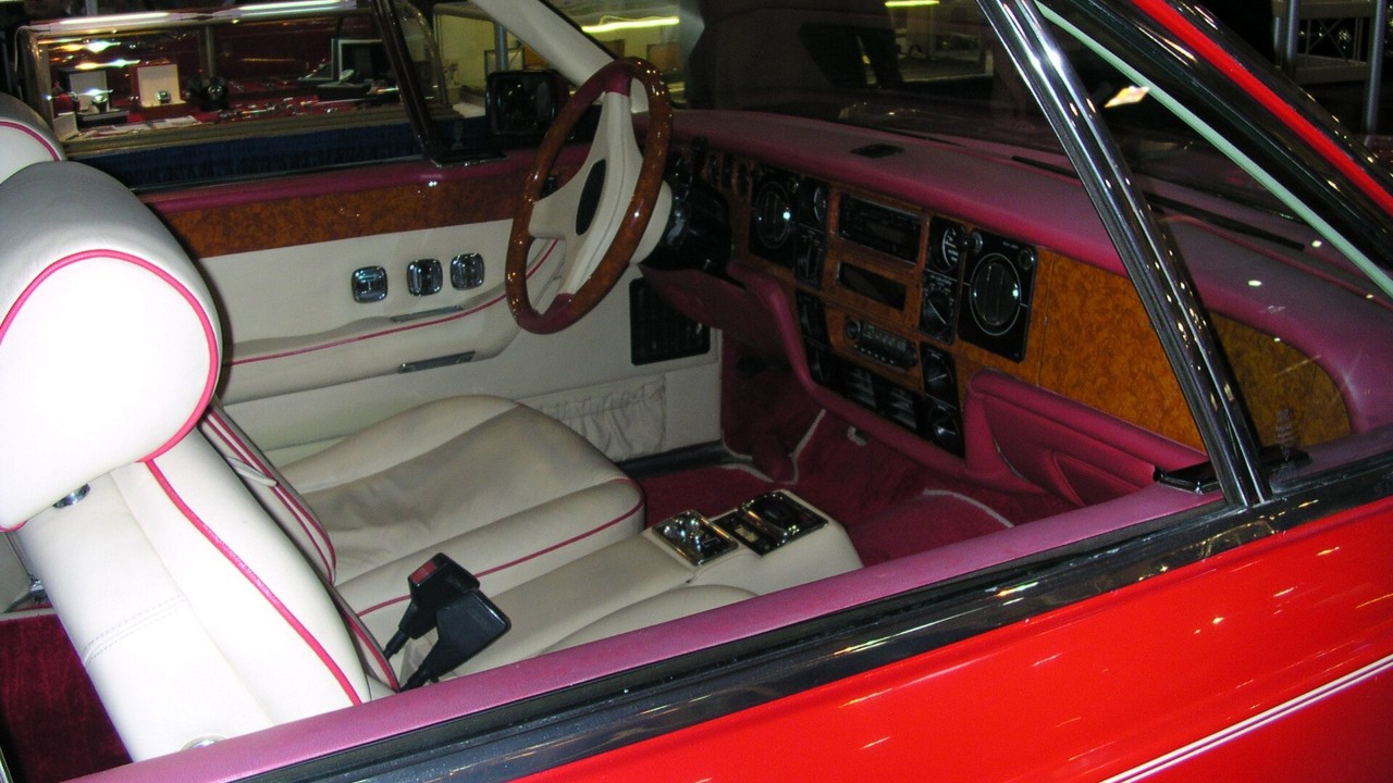 The dashboard of a Rolls-Royce Camargue