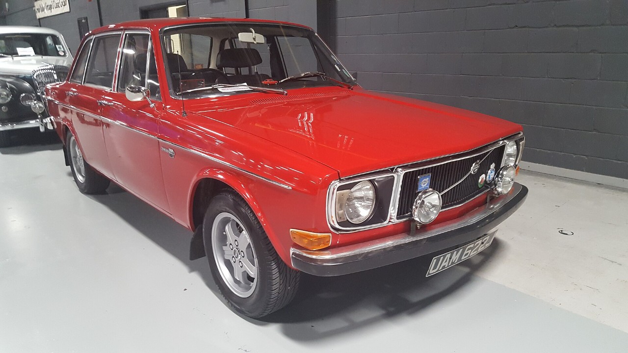 A 1971 Volvo 144 2.0