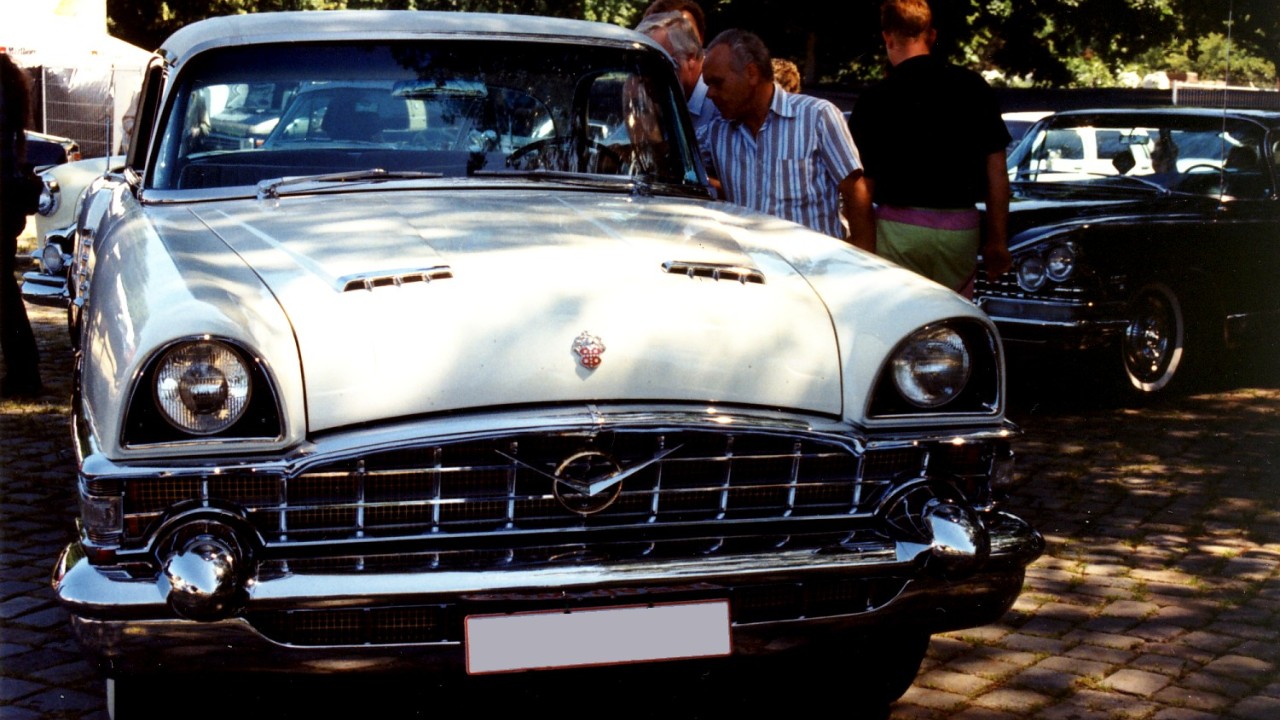 6 Packard engines from the 1916 Twin Six V12 to the 310-hp 374 V8 in the 1956 Caribbean