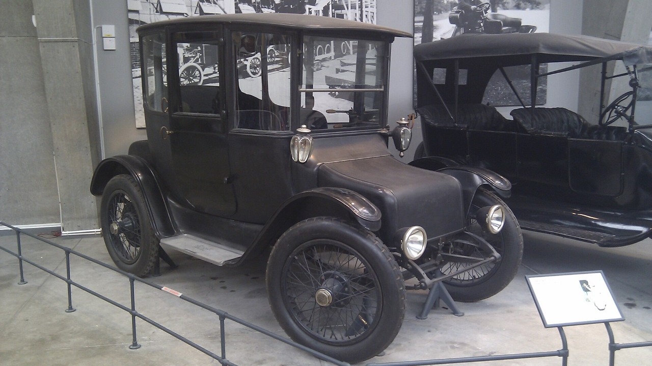 Henry Ford’s wife Clara drove a $3,730 1914 Detroit Electric, not a Ford, into the 1930s