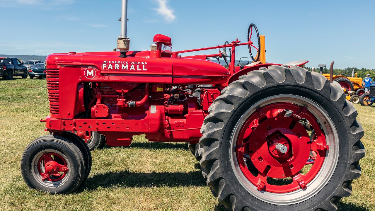 7 Farmall tractors from the 1924 Regular to the 1952 Super M