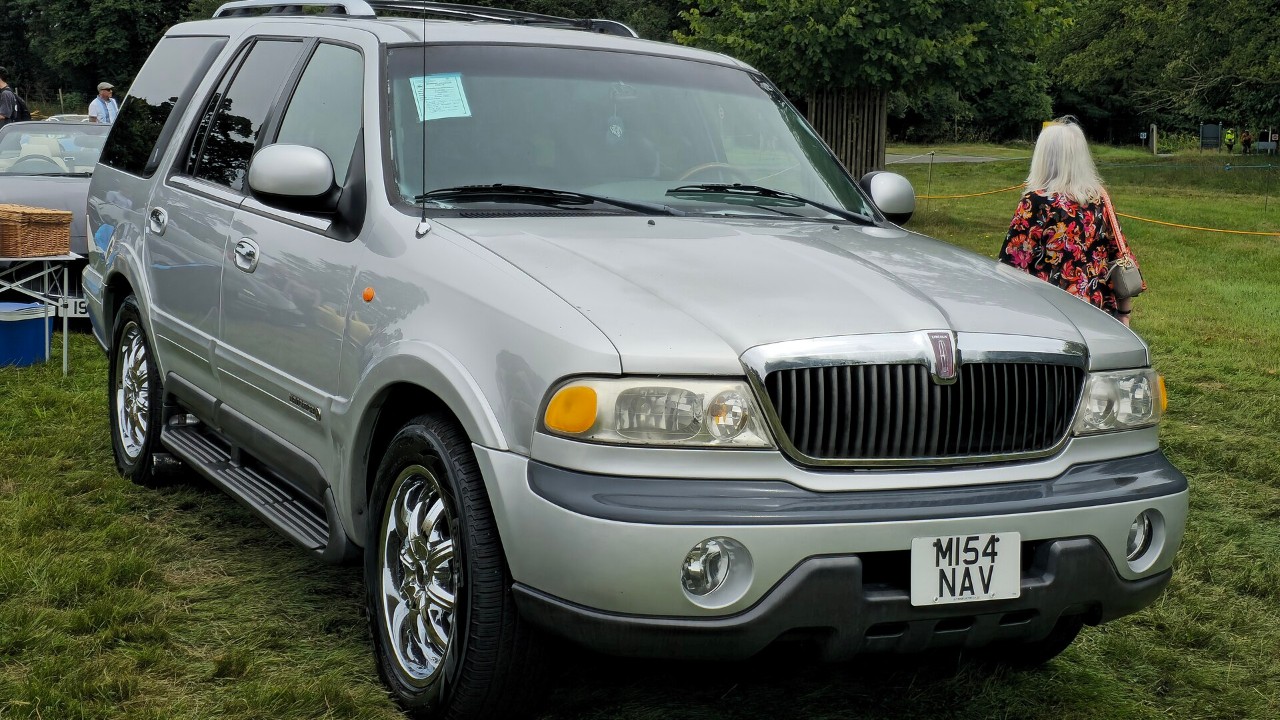 A 1998 Lincoln Navigator