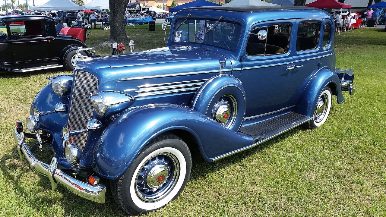 A 1934 Buick