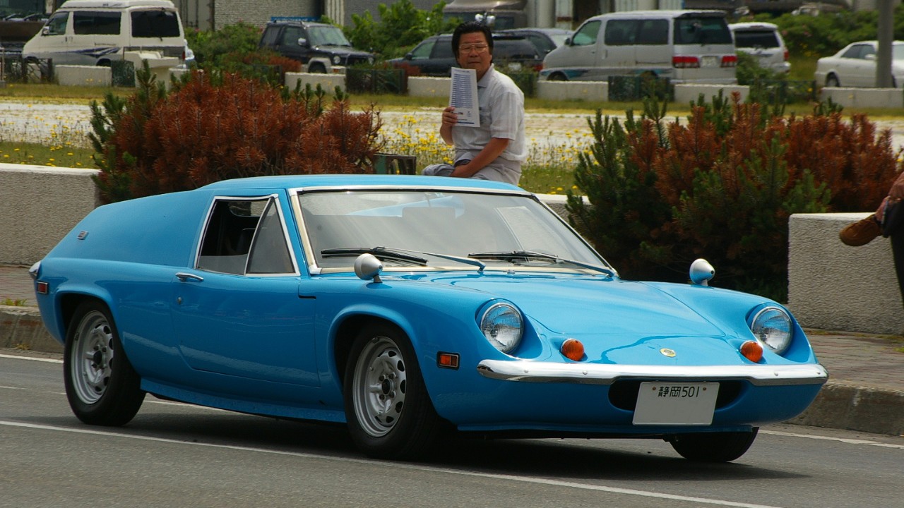 A Lotus Europa S2, a Renault-engined mid-engine car