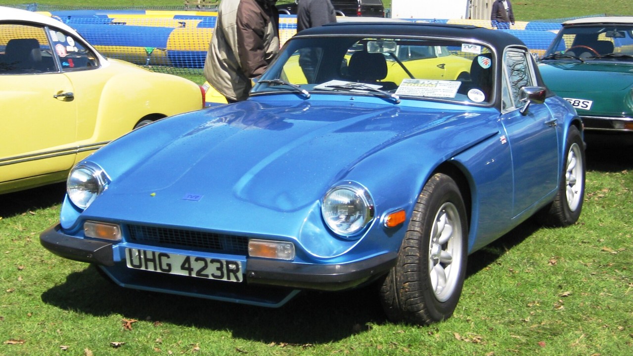 A blue TVR 3000M