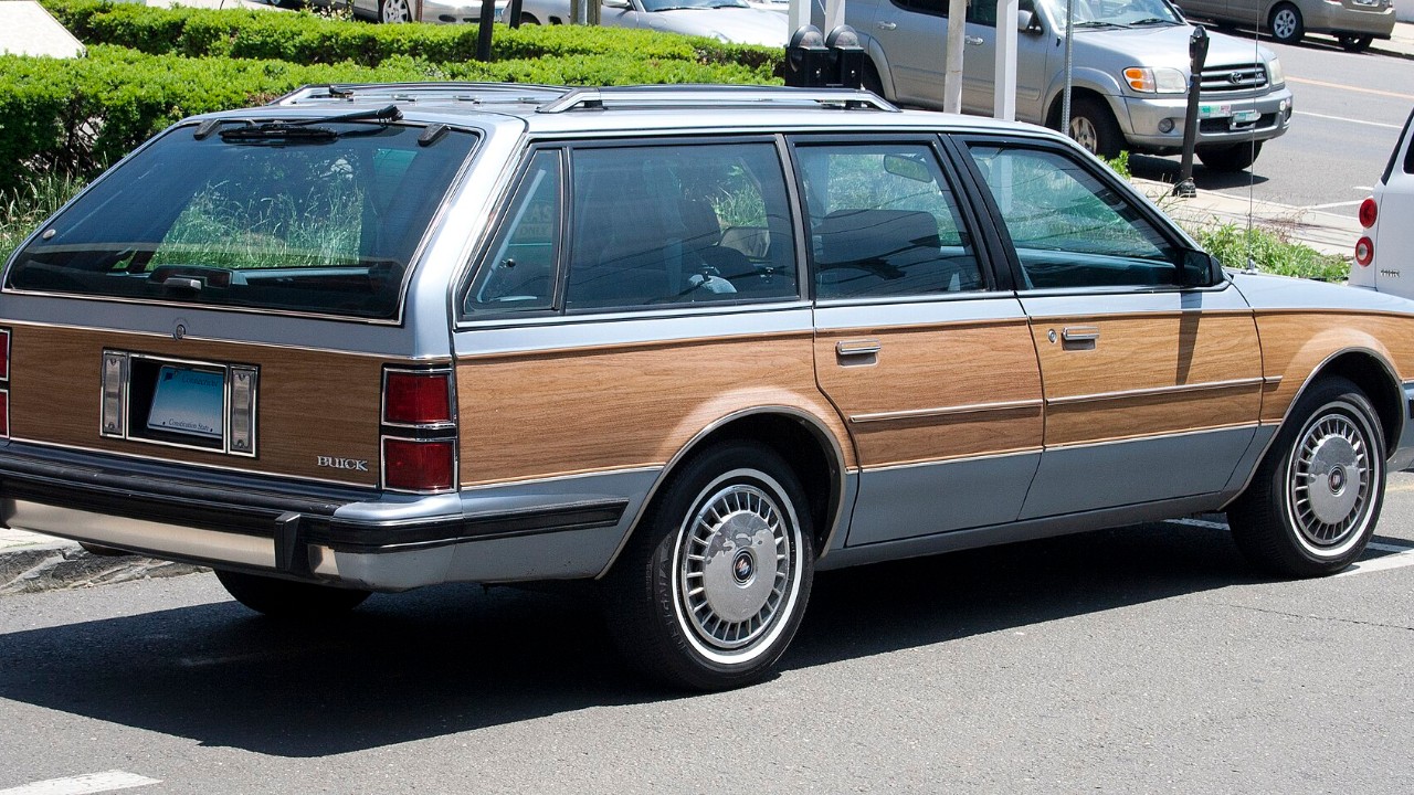 A 1994–1996 Buick Century wagon