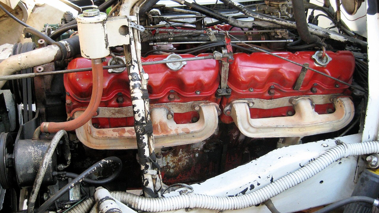 A 1960 GMC Twin Six V12 702-cubic-inch engine