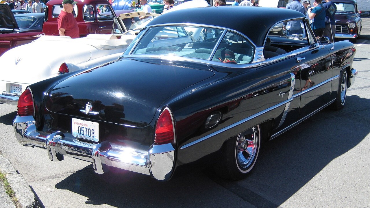 A 1952 Lincoln Capri