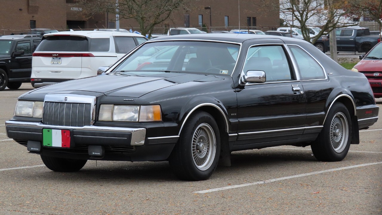 A Lincoln Mark VII LSC
