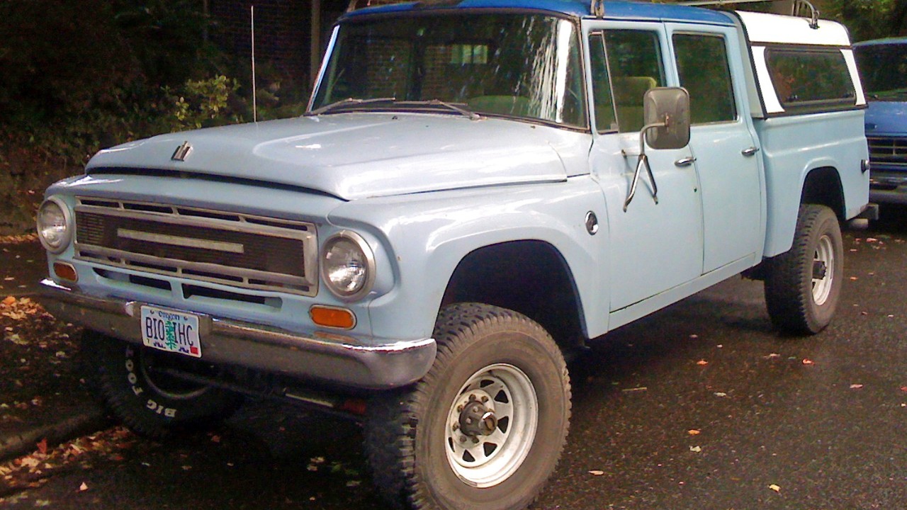 A 1967 International Travelette four-wheel-drive crew cab