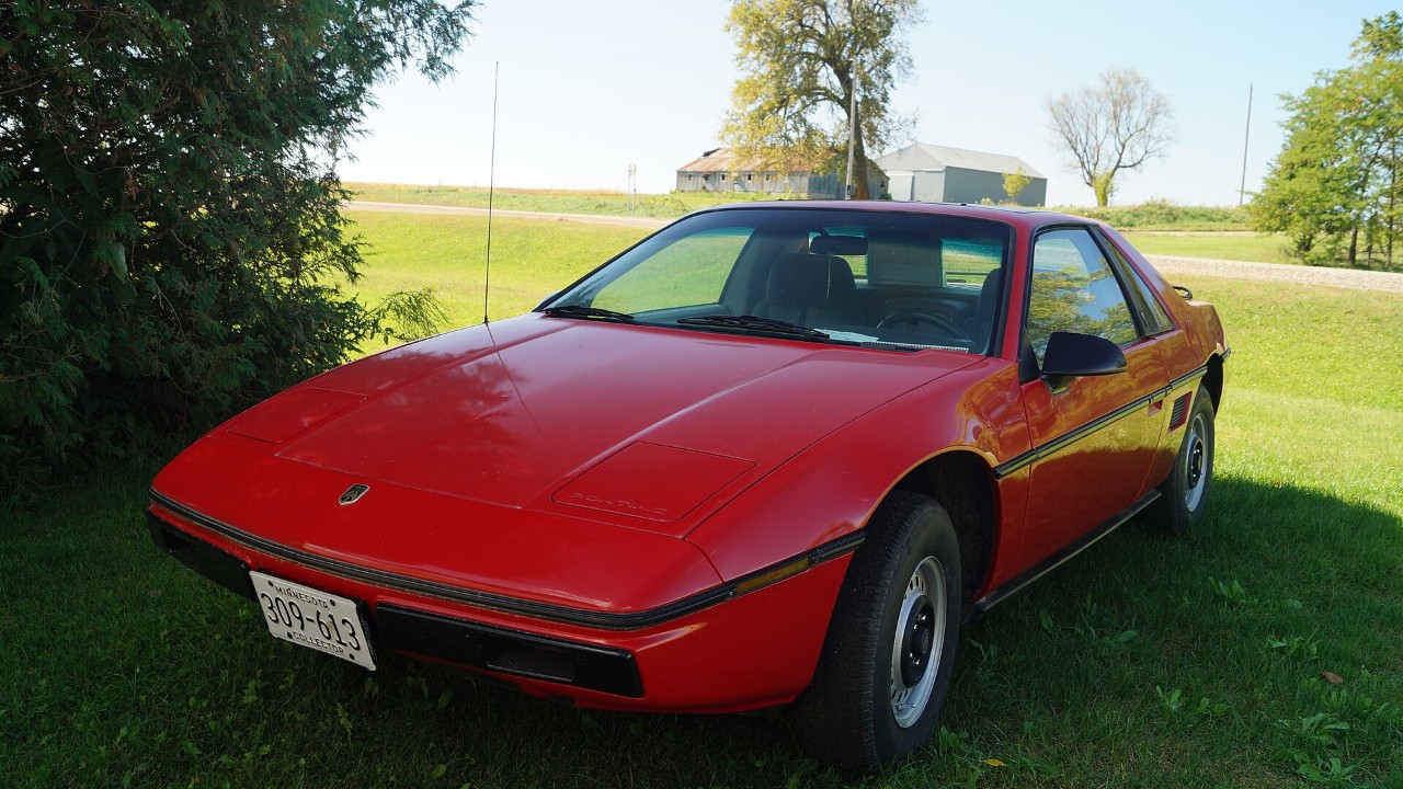 How the Pontiac Fiero bolted plastic body panels onto a steel space frame