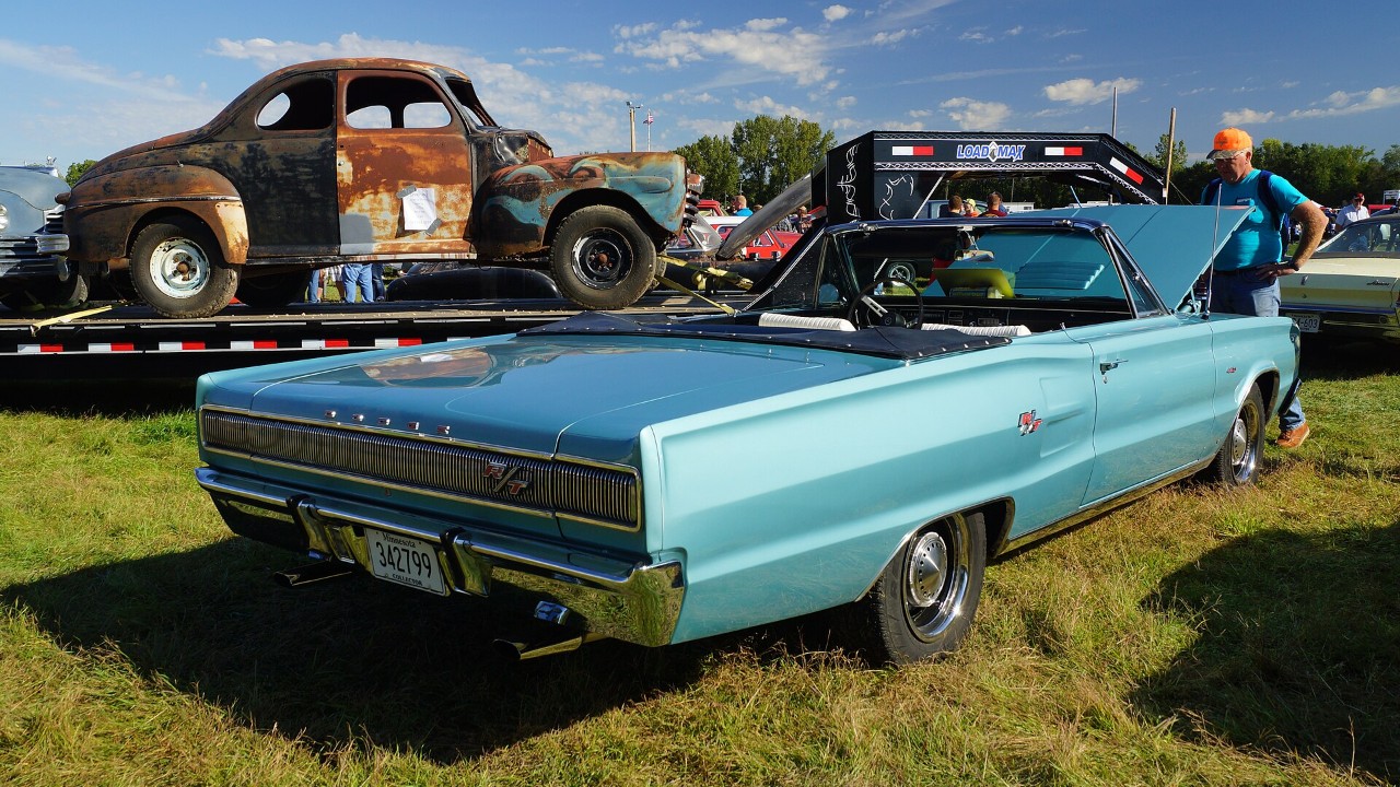 A 1967 Dodge Coronet 440 convertible, the body the Coronet R/T convertible shared