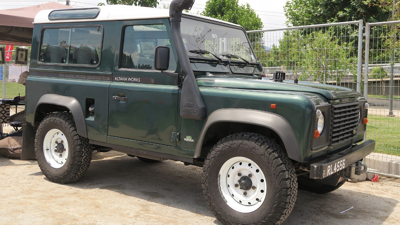 A 1990s Land Rover Defender 90 with the 2.5-litre Tdi engine