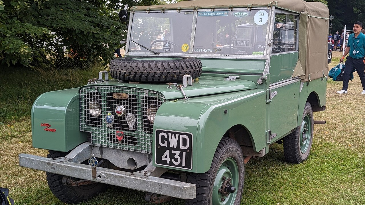 7 Land Rover models from the 1948 Series I to the 1990 Defender