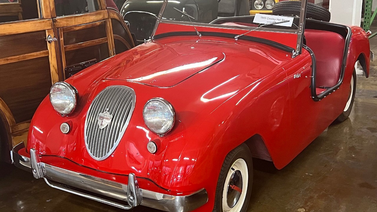 Crosley’s 1949 Hotshot had four-wheel disc brakes until road salt seized them and drums returned in 1950