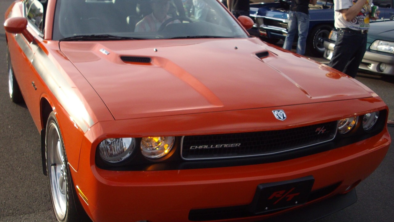 A 2009-2010 Dodge Challenger R/T