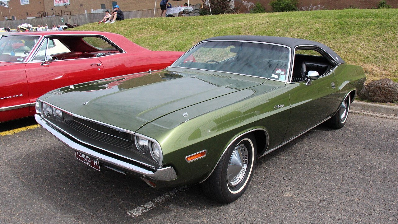 A 1970 Dodge Challenger R/T SE with vinyl roof