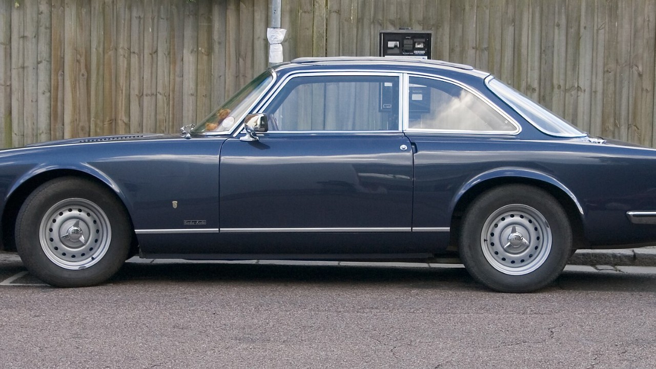 Side view of a Gordon-Keeble GK1