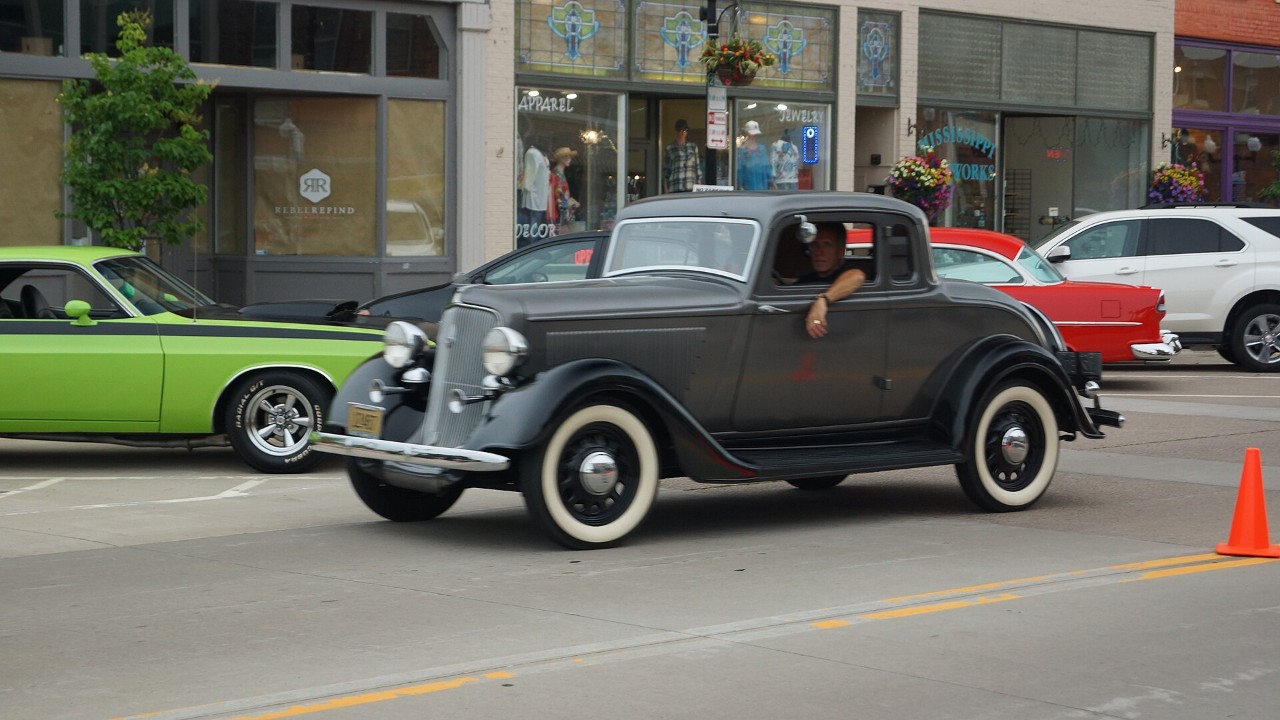 A 1933 Plymouth PD coupe