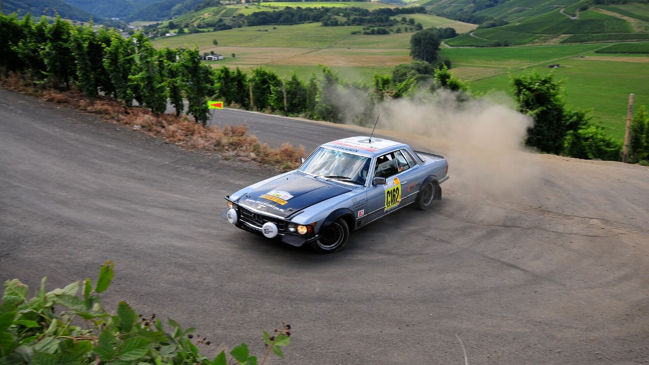 Hannu Mikkola led a four-car Mercedes 450 SLC 5.0 sweep of the 1979 Rallye Bandama