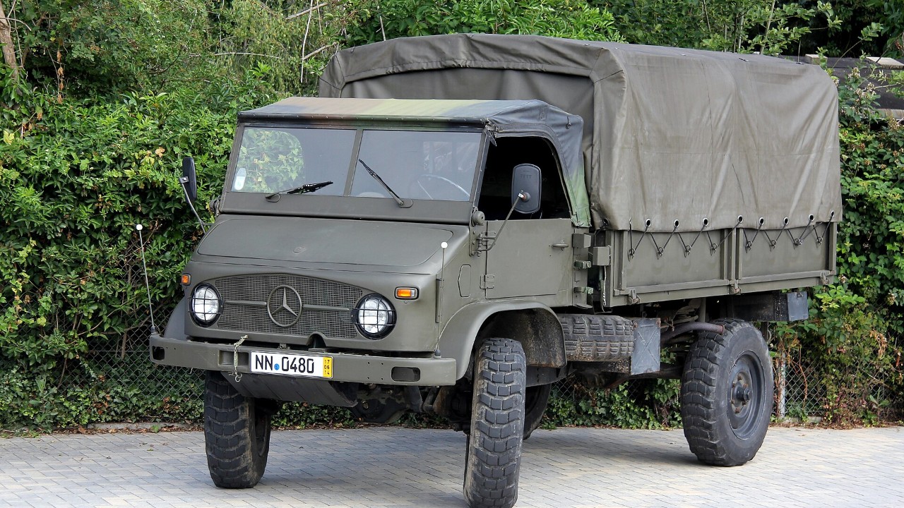 7 Mercedes-Benz Unimog models from the 1948 Boehringer-built original to the 437 series