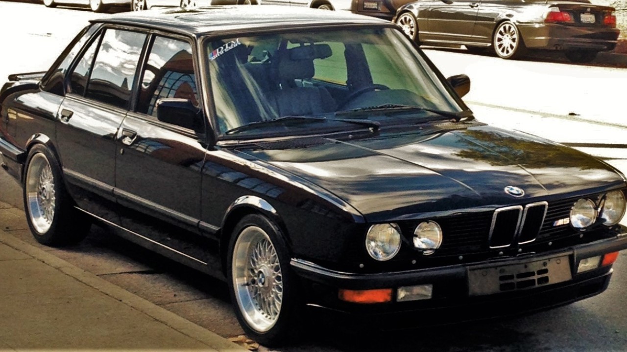 A black BMW M5 (E28)