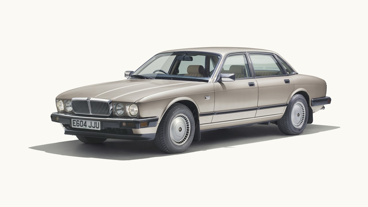 A Jaguar XJ6 of the XJ40 generation