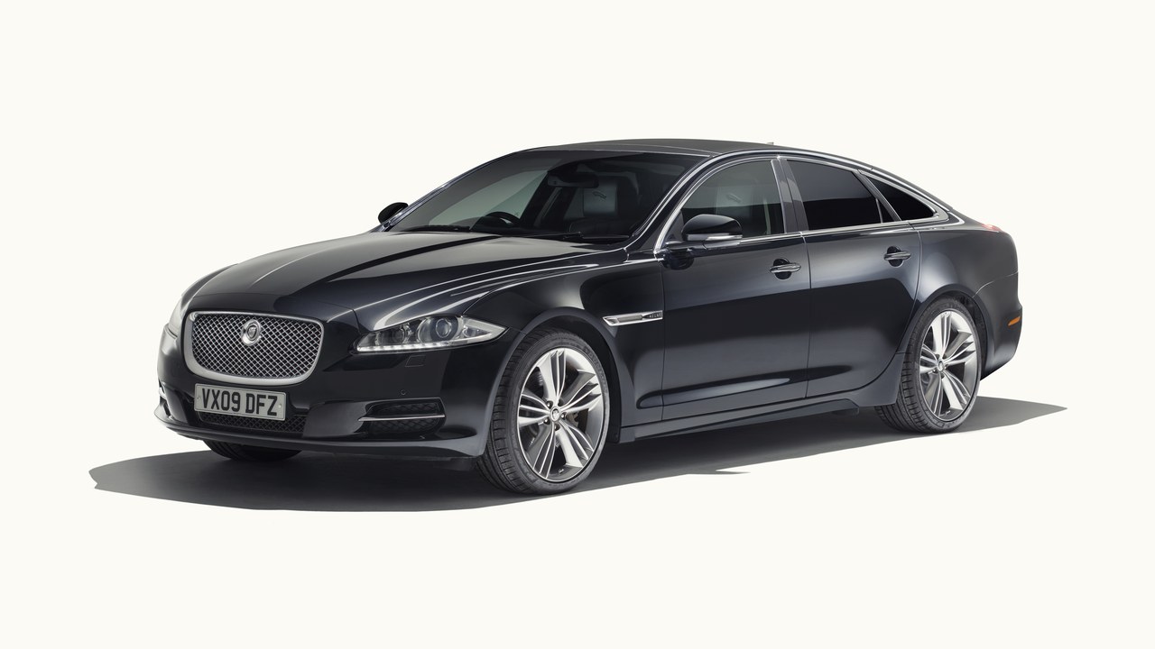 A black Jaguar XJ of the X351 generation