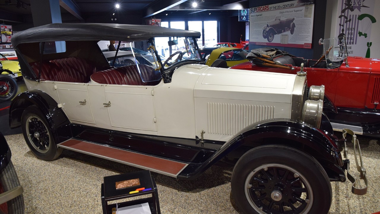 A 1925 Stearns-Knight Model S