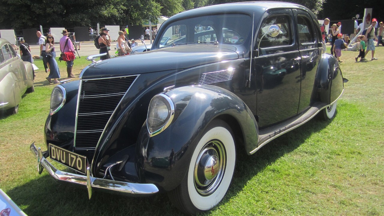 A 1936 Lincoln-Zephyr V12 at Goodwood