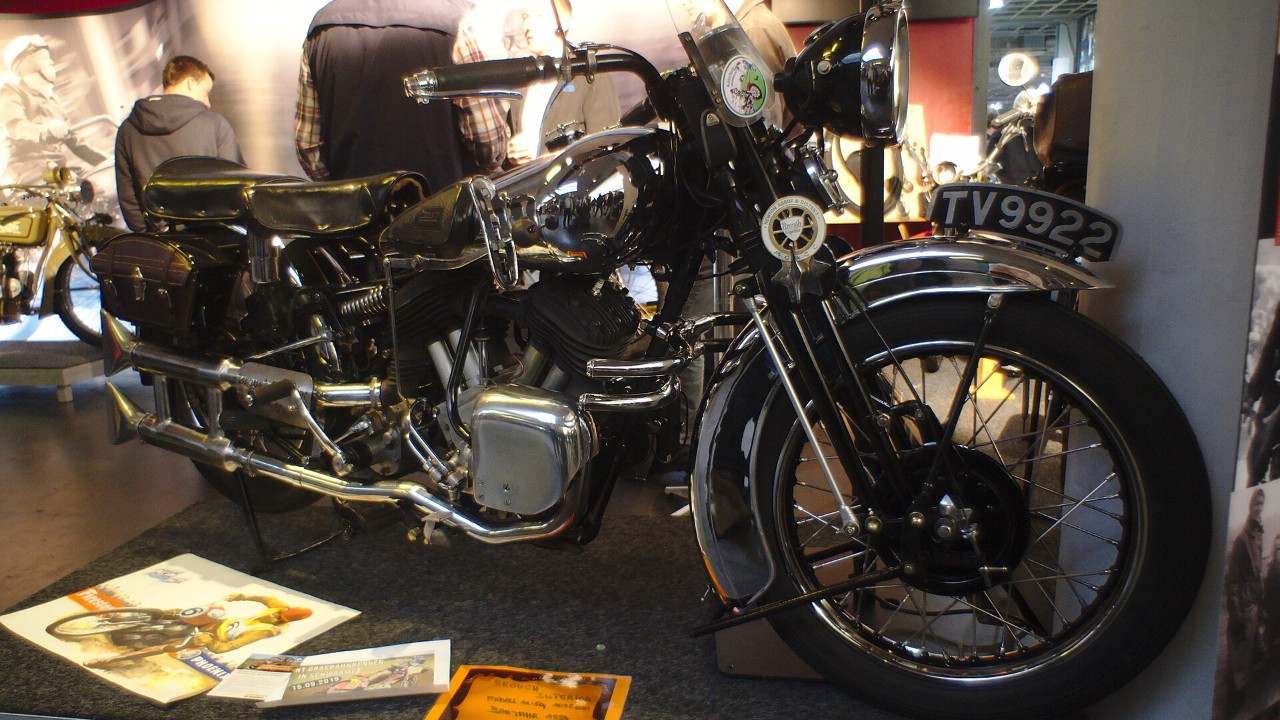 Brough Superior sold every SS100 with a guarantee that it could reach 100 mph