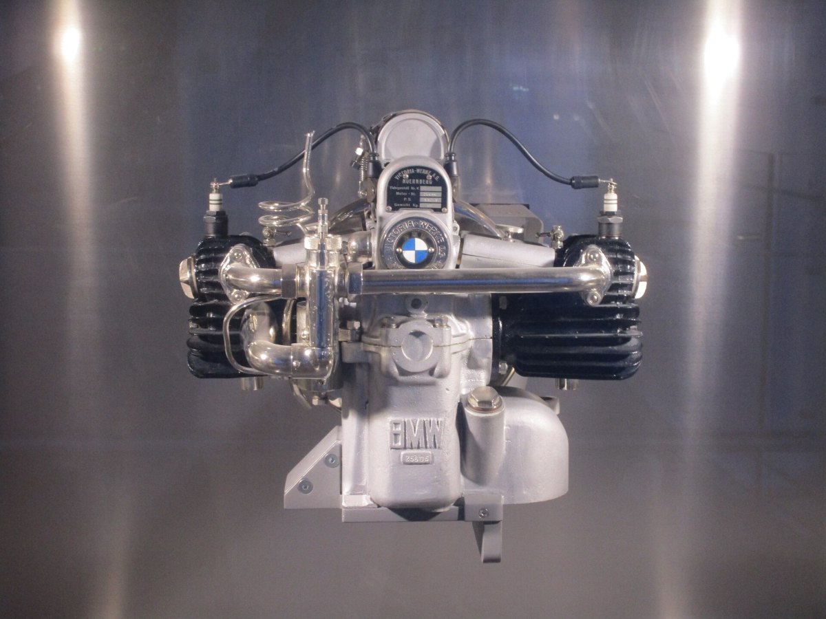 BMW R 32 boxer engine