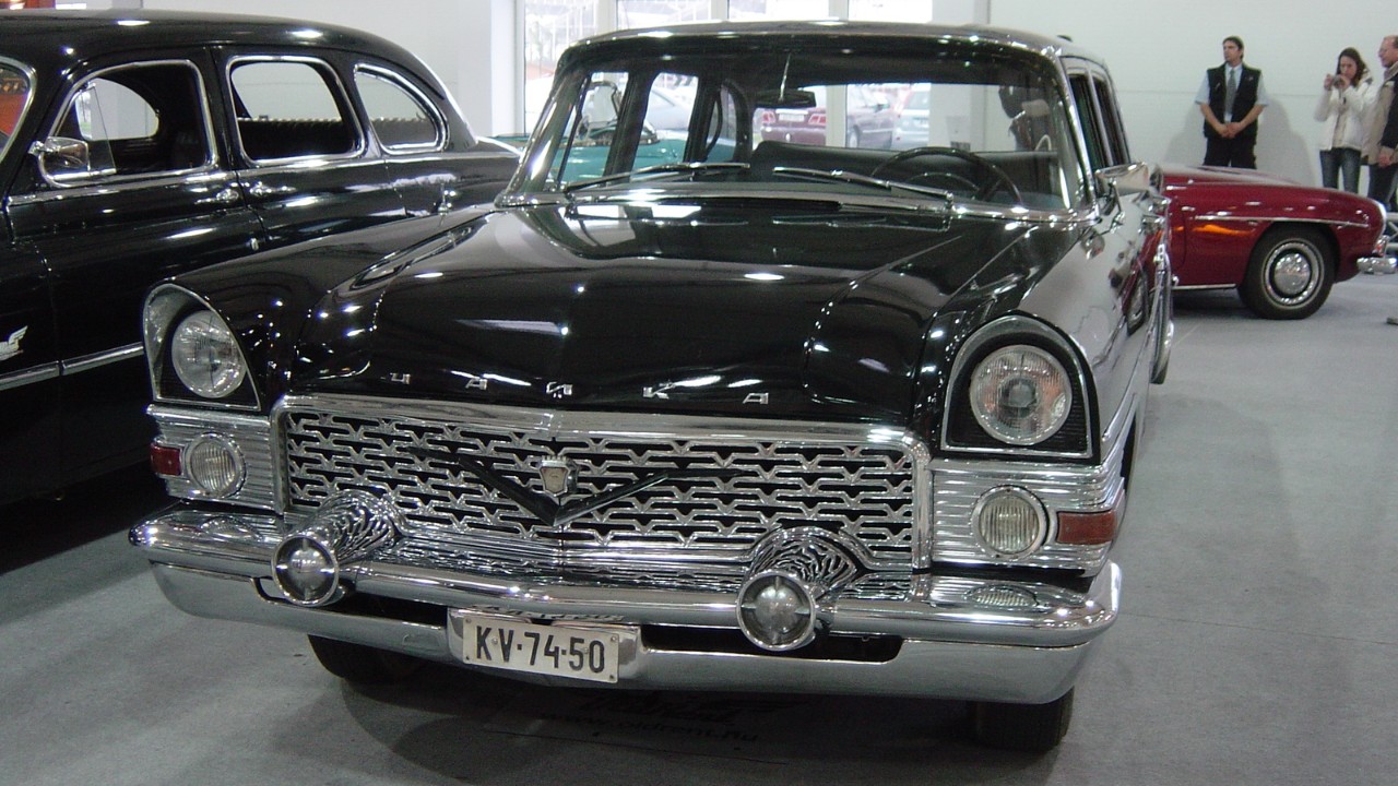 A GAZ-13 Chaika