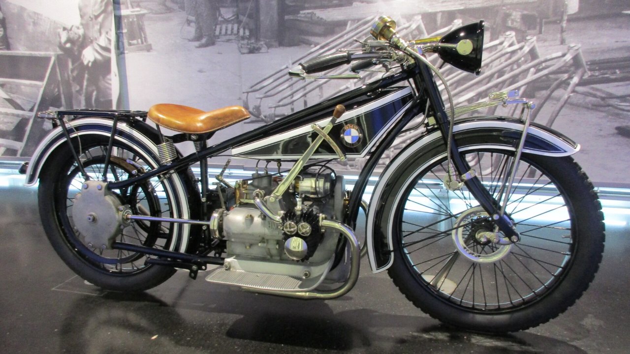 How the 1923 BMW R 32 set the boxer-twin layout BMW still builds