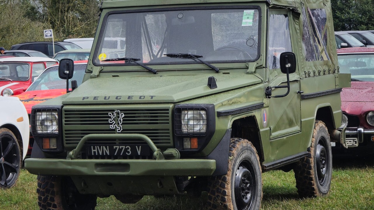 A Peugeot P4