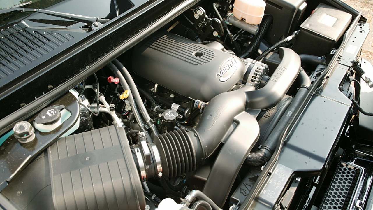 A GM Vortec 6000 LQ4 V8