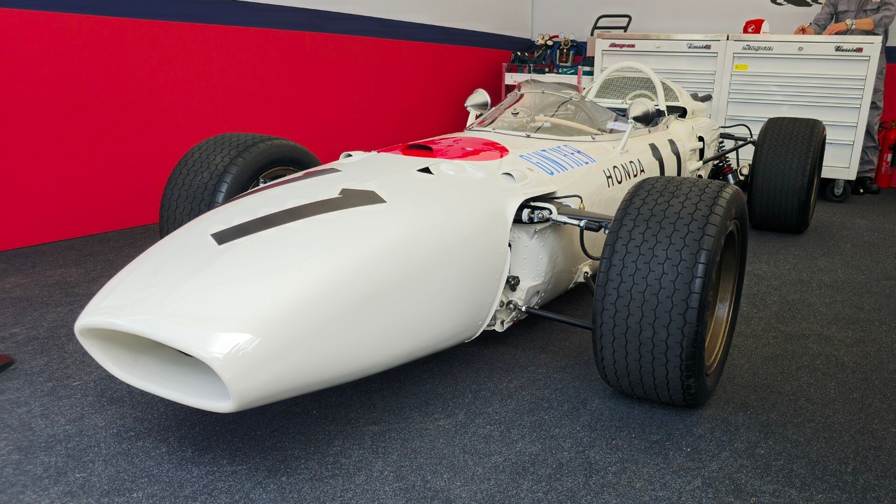 Honda mounted the RA272’s 1.5-liter V12 sideways, and Richie Ginther led every lap of the 1965 Mexican GP