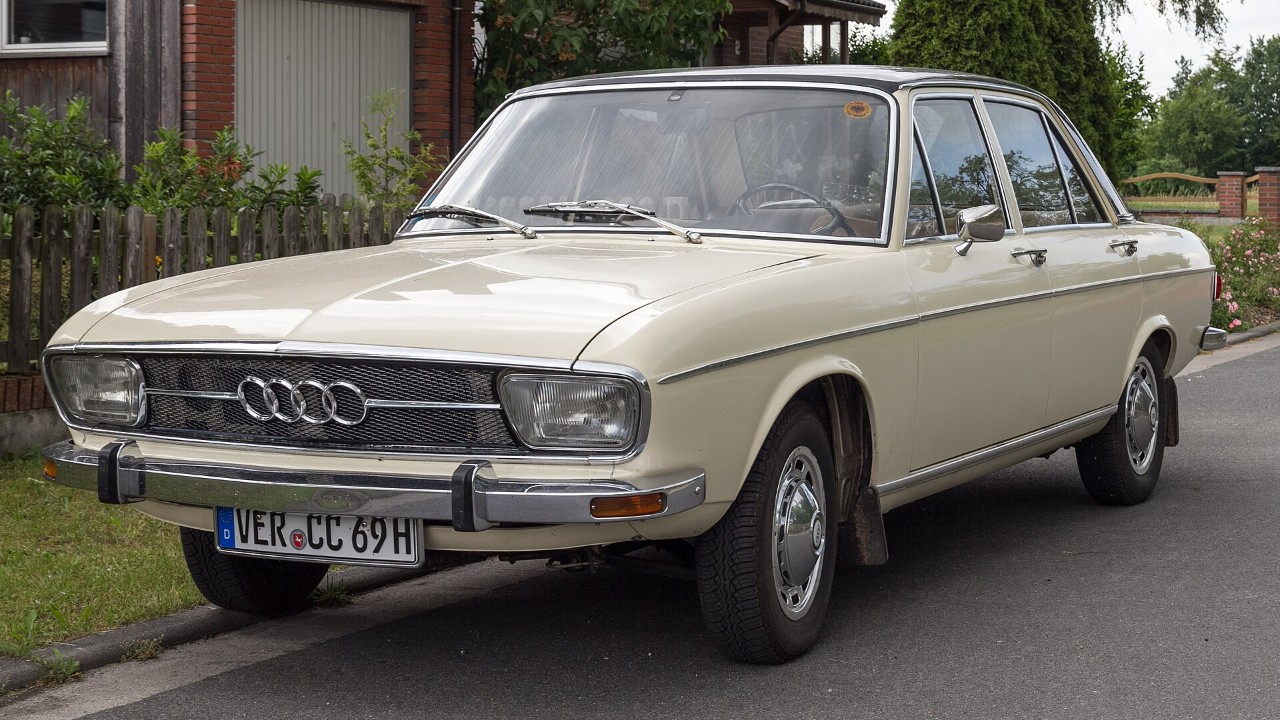 An Audi 100 C1 saloon