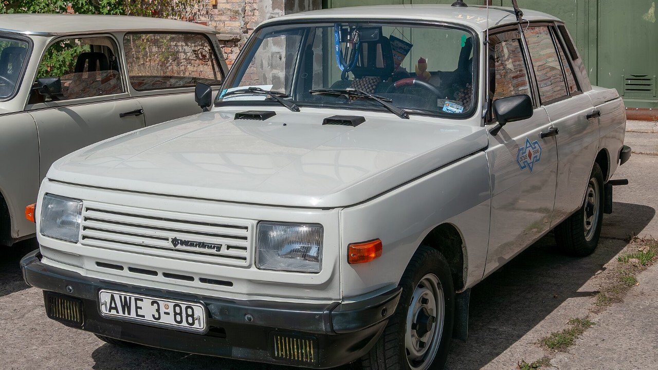 A Wartburg 353