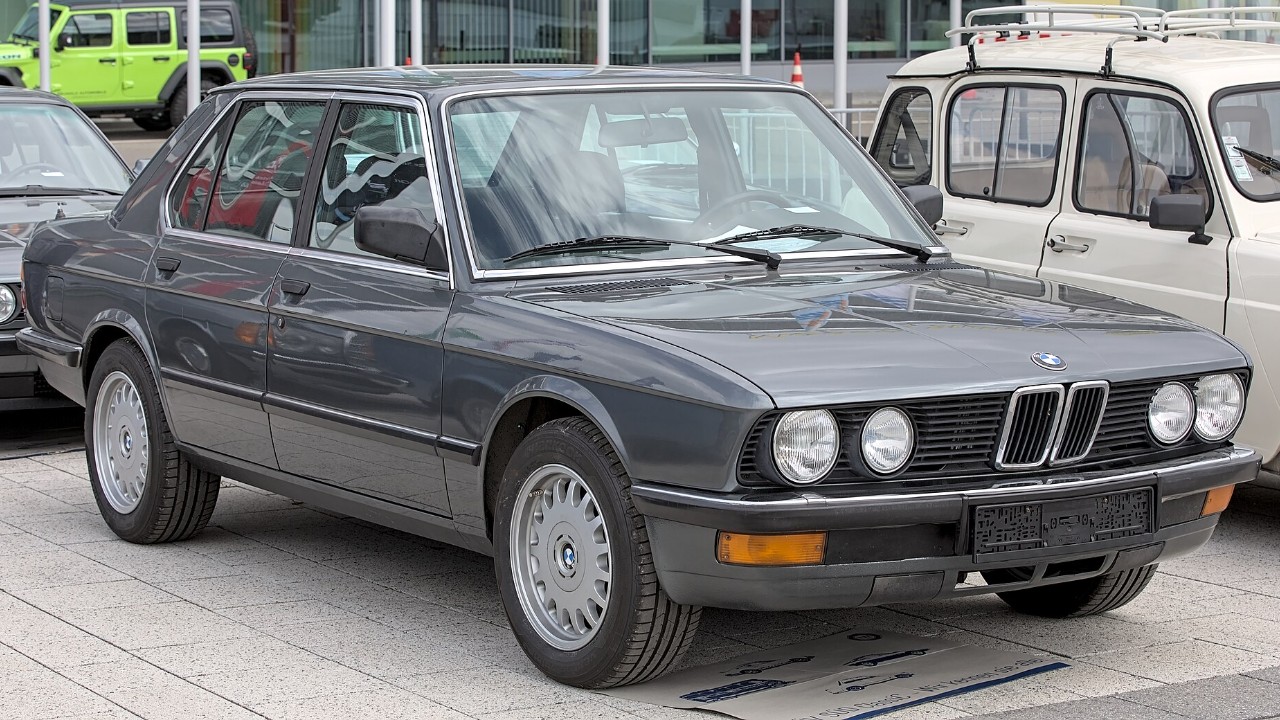 A 1986 BMW E28 535i