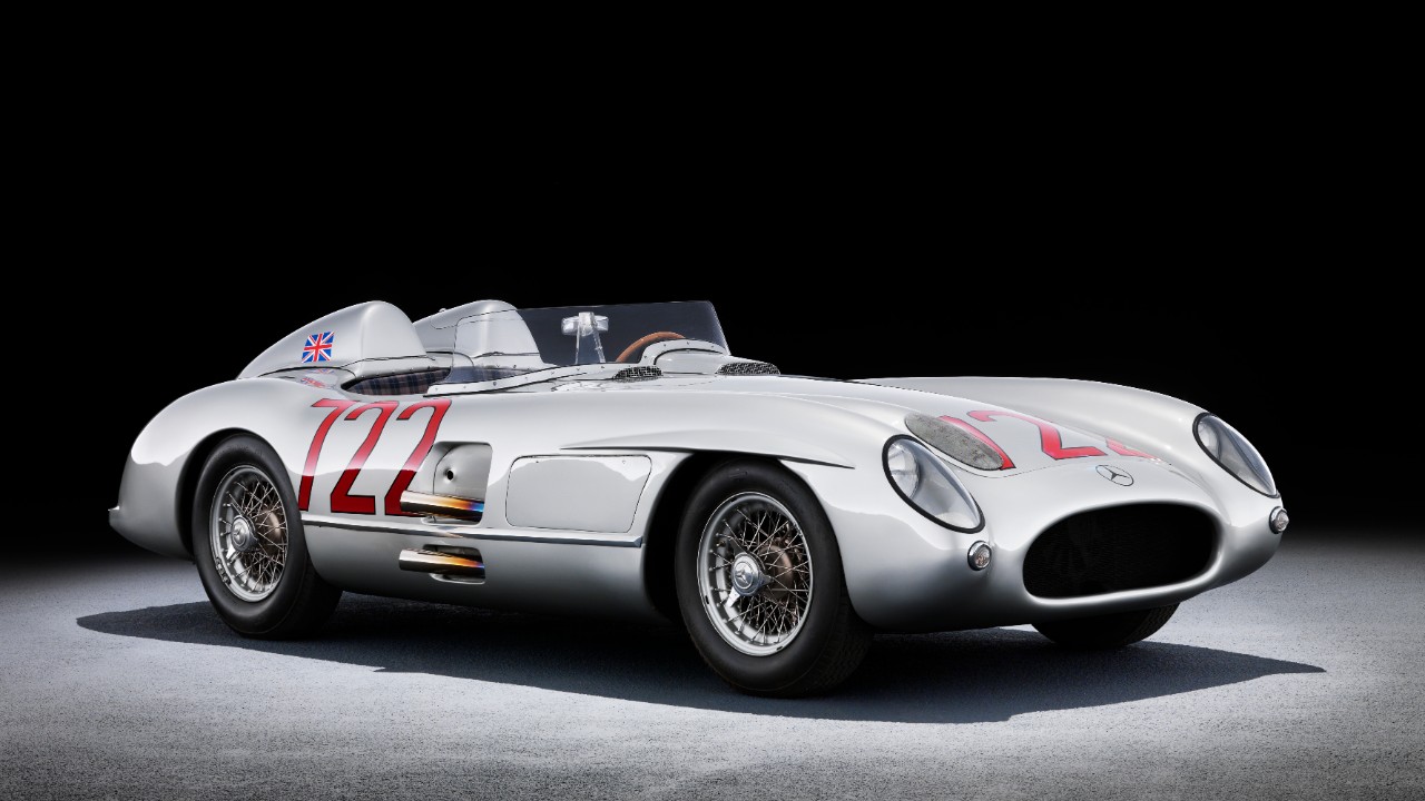 Moss’s Mercedes 300 SLR wore No. 722 for its 7:22 a.m. start and won the 1955 Mille Miglia in 10:07:48