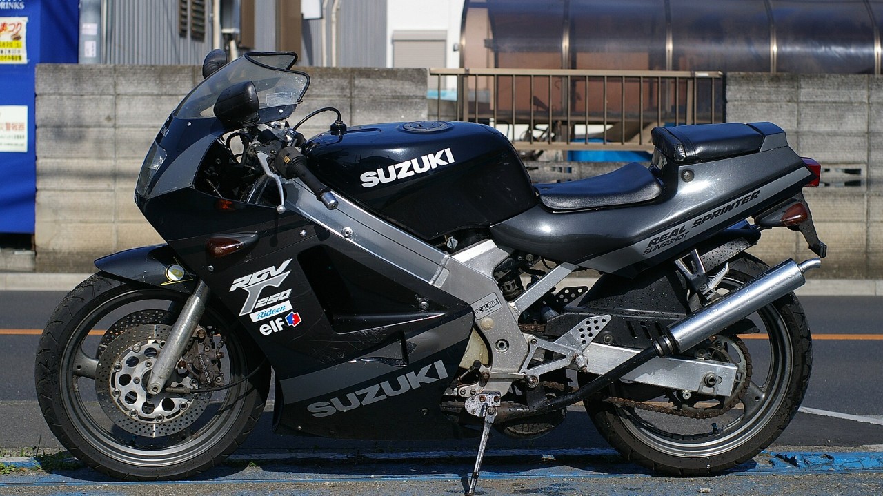 A 1989 Suzuki RGV250 (VJ21)