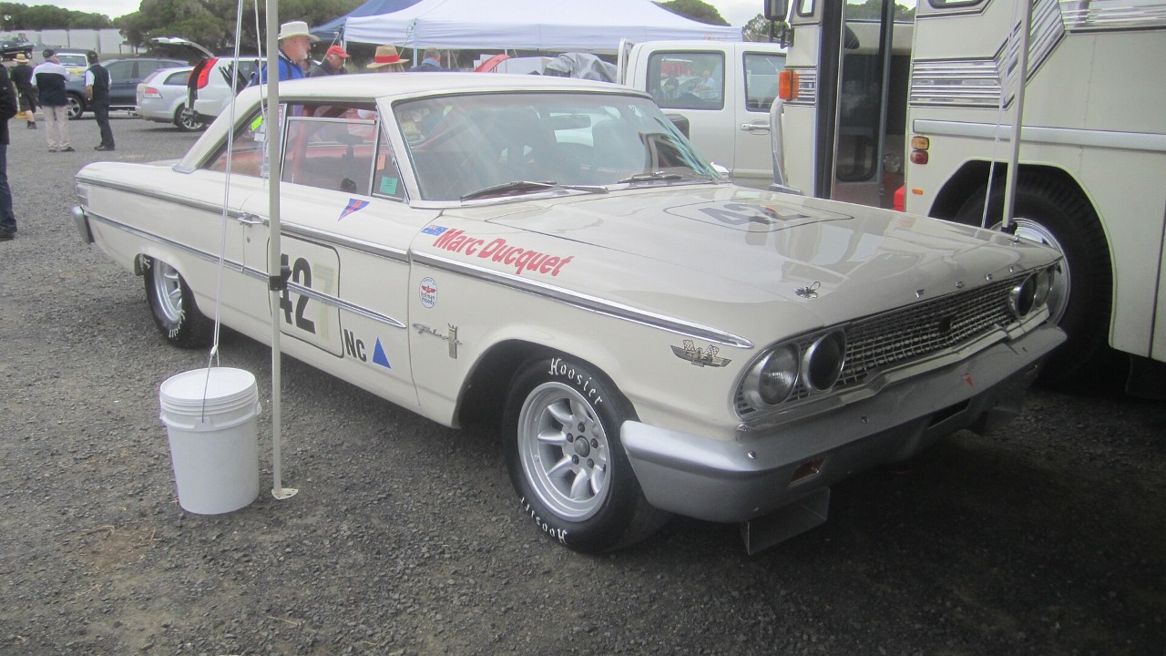 A 1963 Ford Galaxie 500 lightweight fastback (1963 car shown)