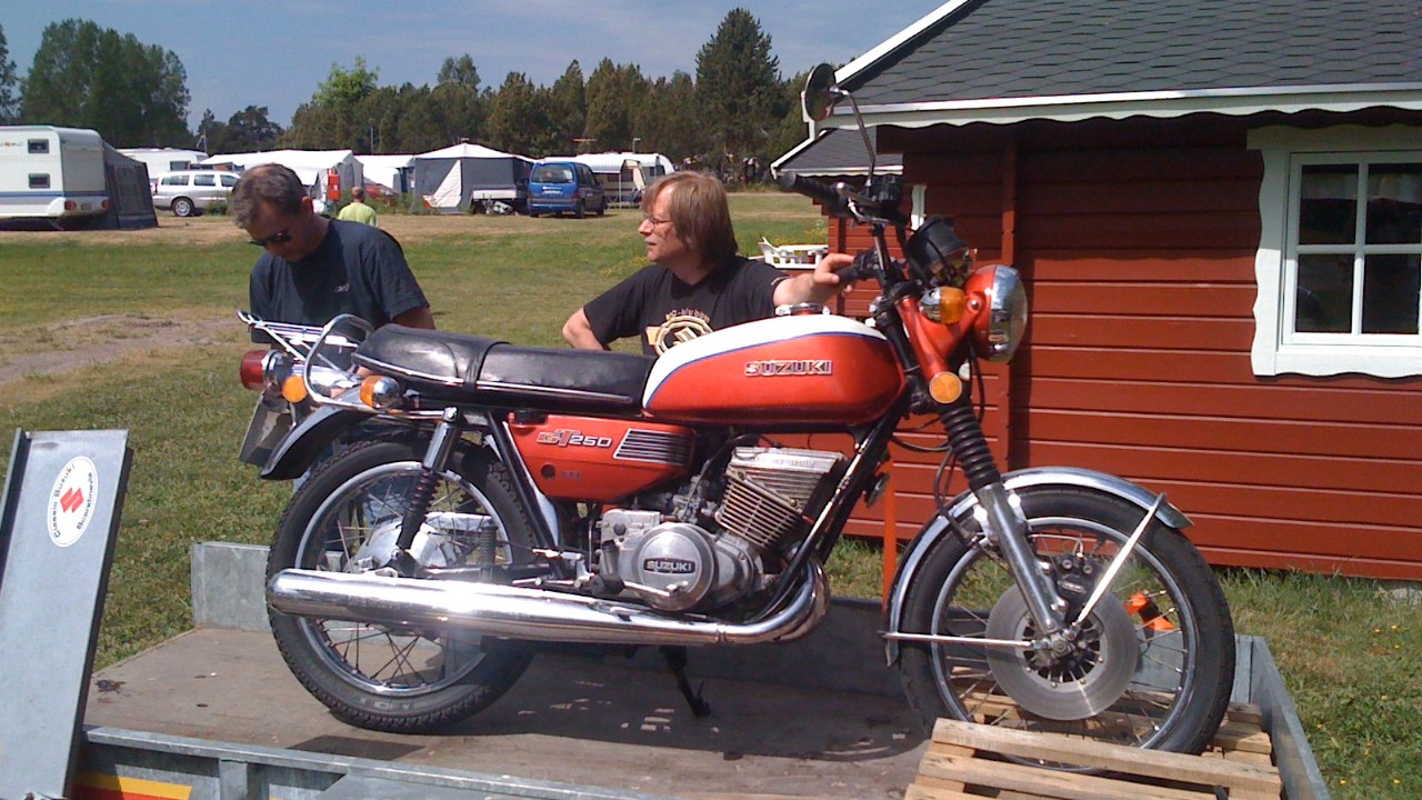 A Suzuki GT250