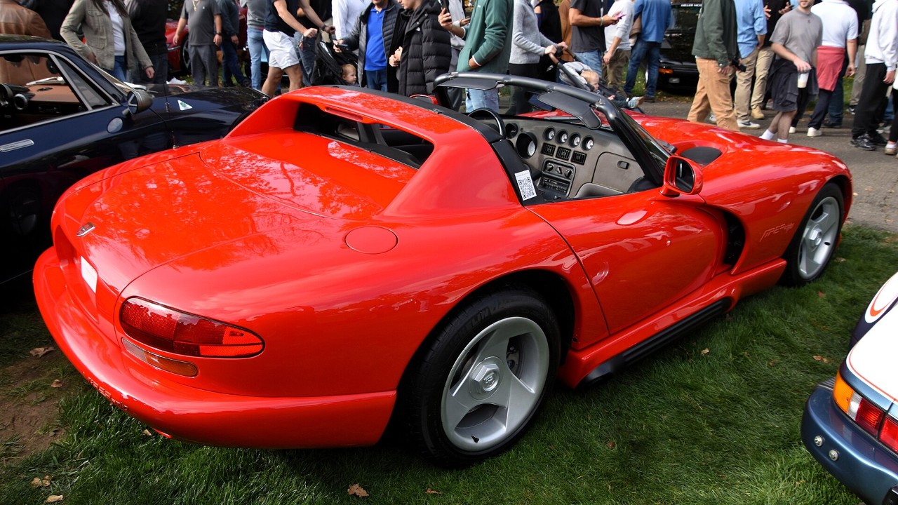 A red 1992 Dodge Viper RT/10