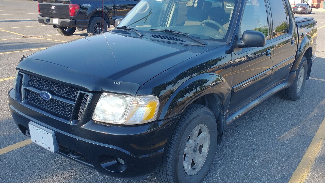 Ford Explorer Sport Trac pickup