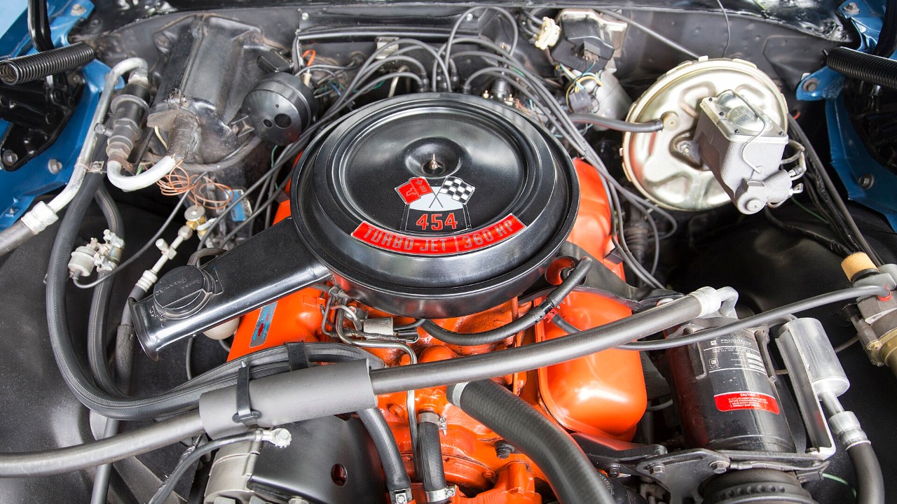 The Turbo-Jet 454 V8 in a 1970 Monte Carlo SS 454