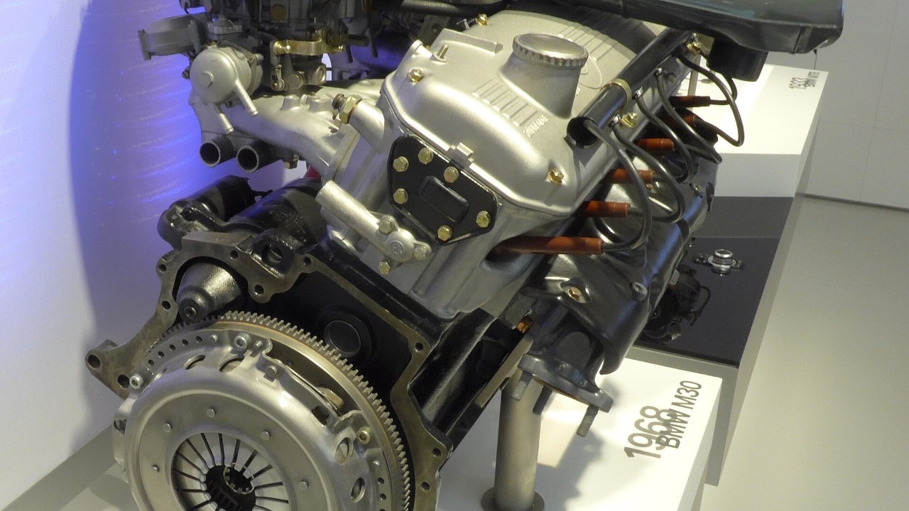 A BMW M30 Big Six engine