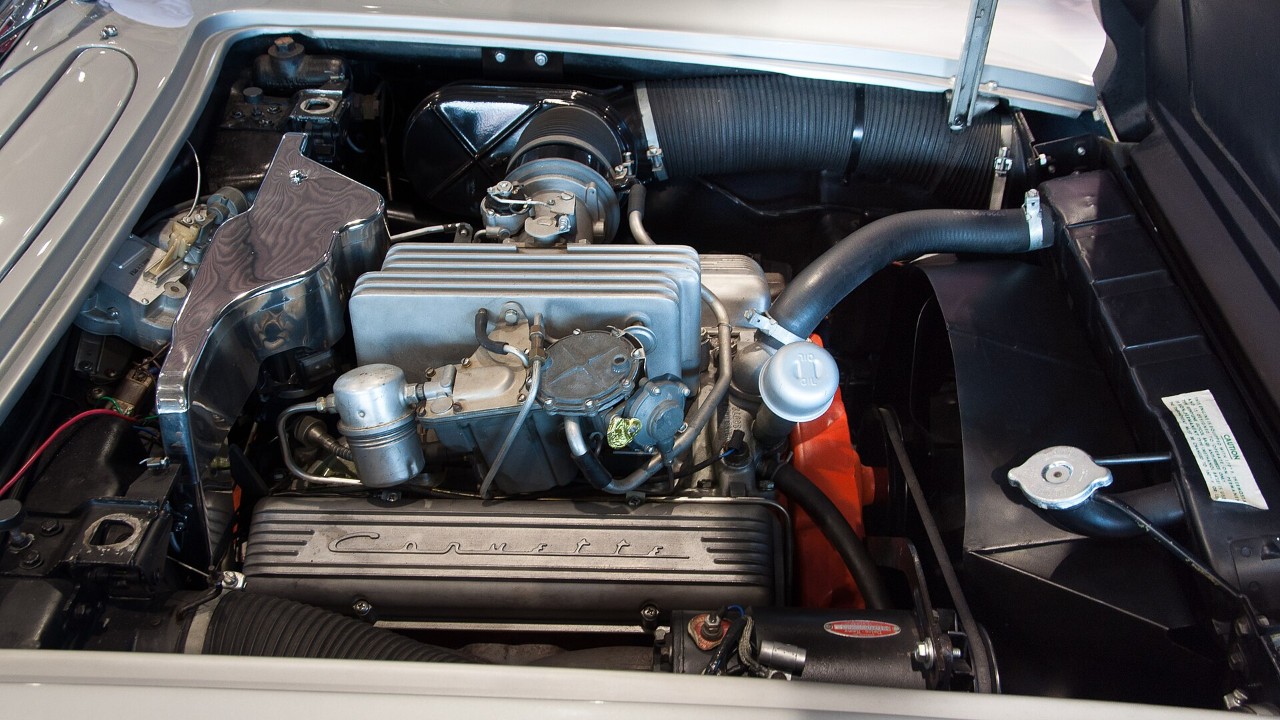 A fuel-injected 283 V8 in a 1959 Chevrolet Corvette, a later version of the Ramjet fuel injection system