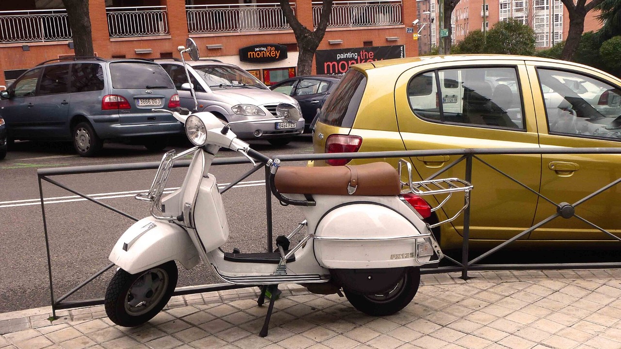 A Vespa PX125